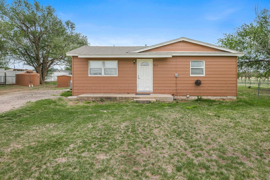 911 W 3rd Street, Canyon, TX 79015