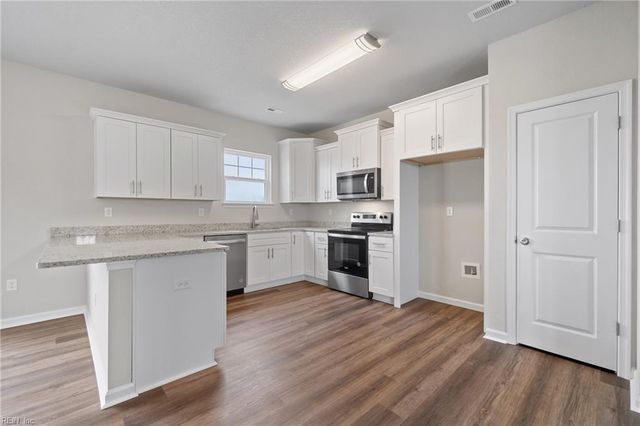 106 Peach LN, Elizabeth City, NC 27909