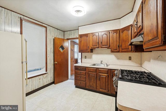 818 S VOGDES ST, Philadelphia, PA 19143