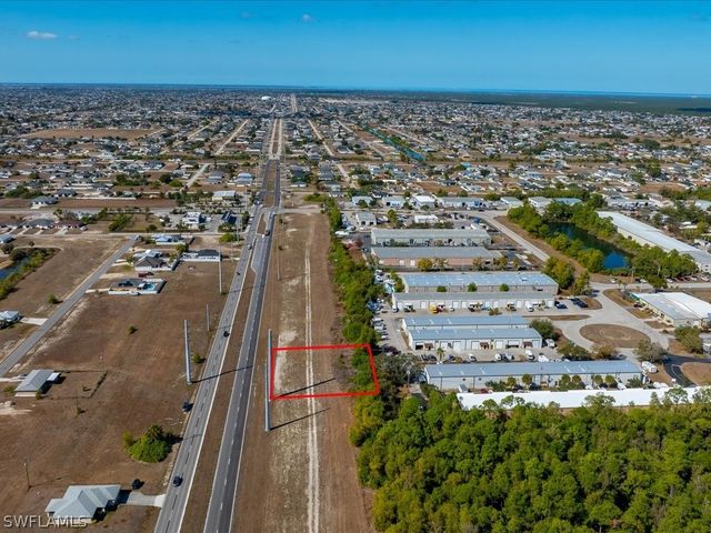 927 Kismet PKWY E, Cape Coral, FL 33909