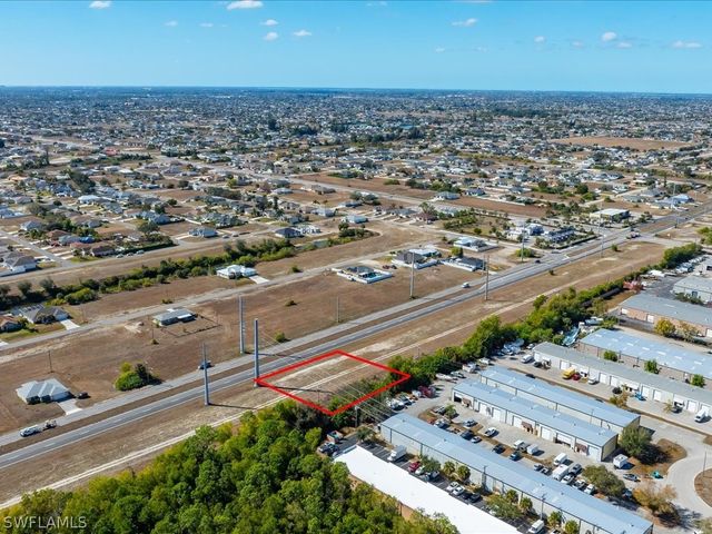 927 Kismet PKWY E, Cape Coral, FL 33909