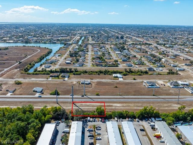 927 Kismet PKWY E, Cape Coral, FL 33909