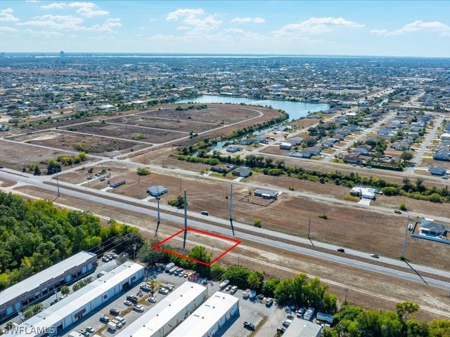 927 Kismet PKWY E, Cape Coral, FL 33909