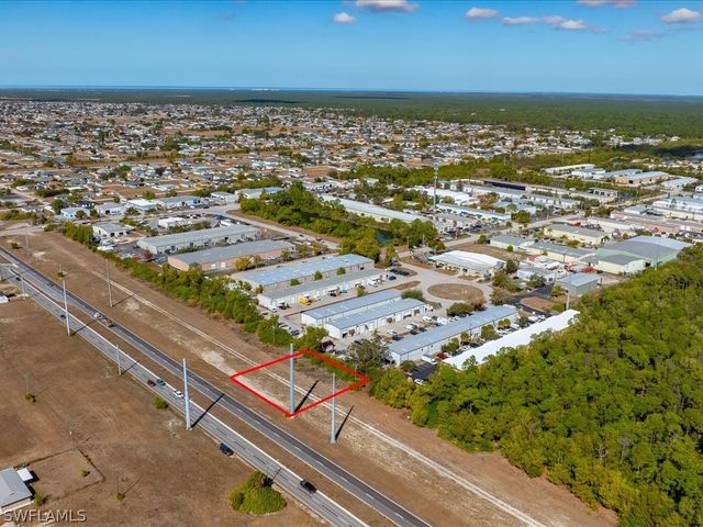 927 Kismet PKWY E, Cape Coral, FL 33909