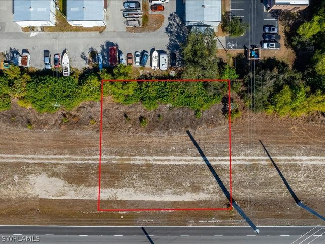 927 Kismet PKWY E, Cape Coral, FL 33909