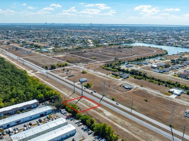 927 Kismet PKWY E, Cape Coral, FL 33909