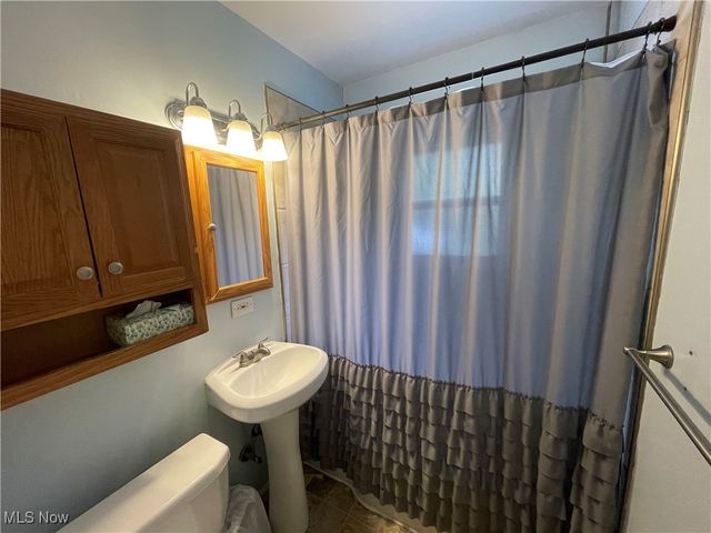 139 Woolf Avenue, Akron, OH 44312