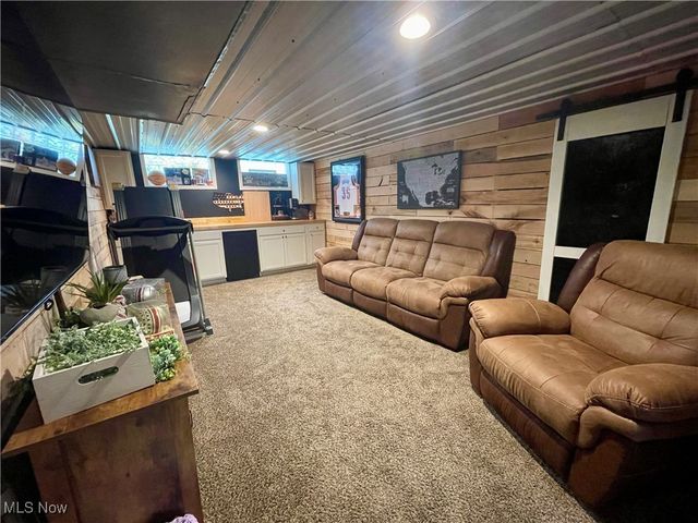 139 Woolf Avenue, Akron, OH 44312