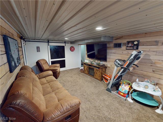 139 Woolf Avenue, Akron, OH 44312