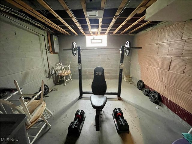 139 Woolf Avenue, Akron, OH 44312