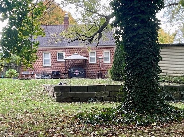 139 Woolf Avenue, Akron, OH 44312