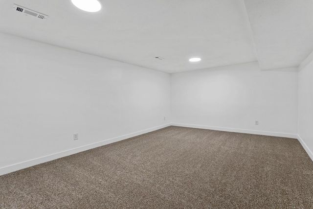 2352 Shoshone Road, North Saint Paul, MN 55109