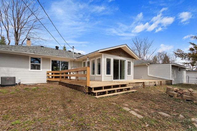 2352 Shoshone Road, North Saint Paul, MN 55109