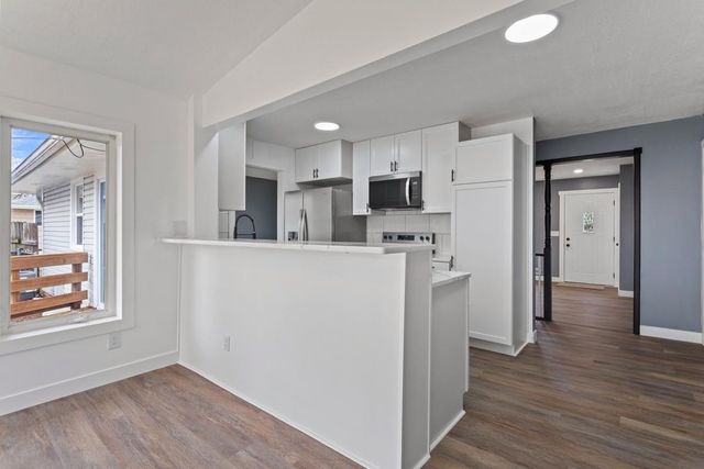 2352 Shoshone Road, North Saint Paul, MN 55109