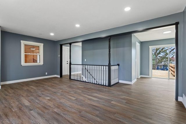 2352 Shoshone Road, North Saint Paul, MN 55109