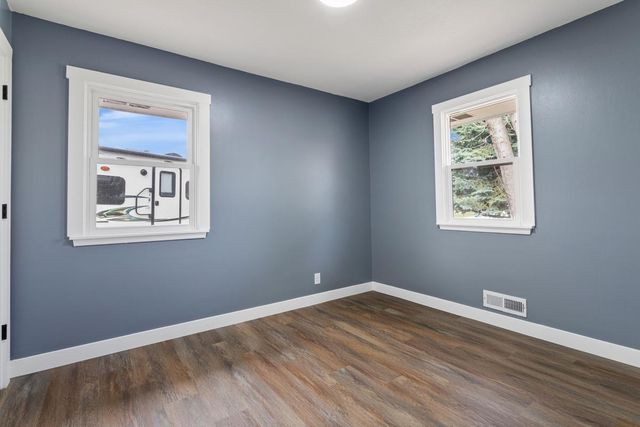 2352 Shoshone Road, North Saint Paul, MN 55109