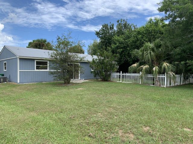 1838 SE North Buttonwood Drive, Port St. Lucie, Port St Lucie, FL 34952
