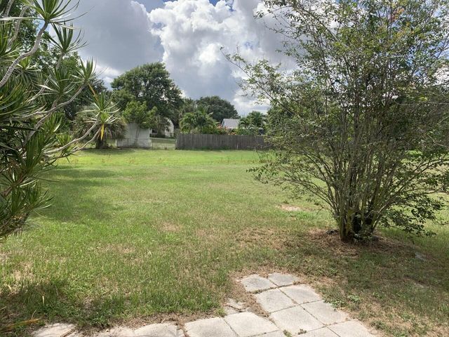 1838 SE North Buttonwood Drive, Port St. Lucie, Port St Lucie, FL 34952