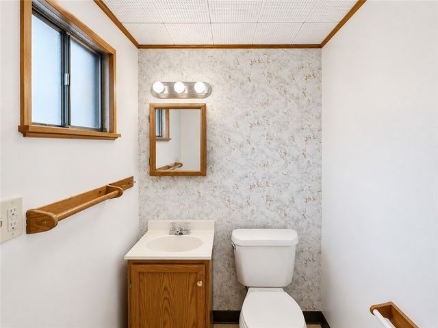 330 Meadow Ave, Penn Hills, PA 15235