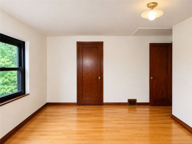330 Meadow Ave, Penn Hills, PA 15235