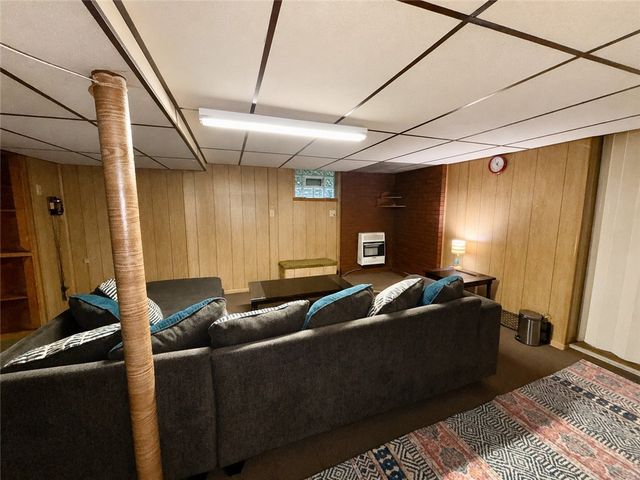 330 Meadow Ave, Penn Hills, PA 15235