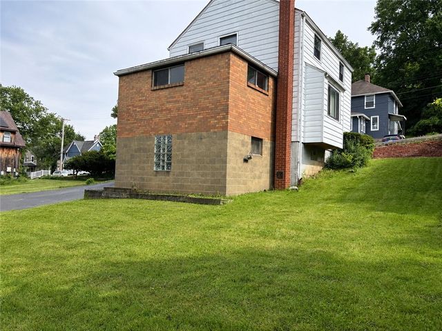 330 Meadow Ave, Penn Hills, PA 15235