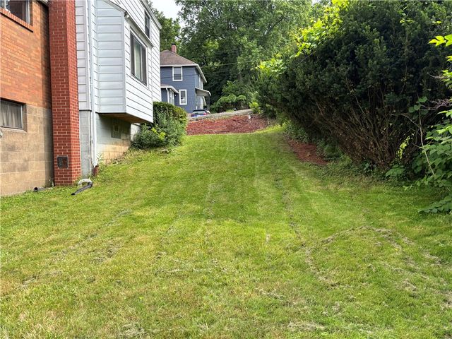 330 Meadow Ave, Penn Hills, PA 15235