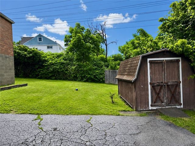 330 Meadow Ave, Penn Hills, PA 15235