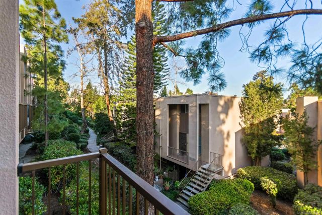 5700 Baltimore Dr 202, La Mesa, CA 91942