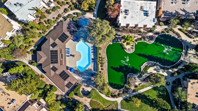 5700 Baltimore Dr 202, La Mesa, CA 91942