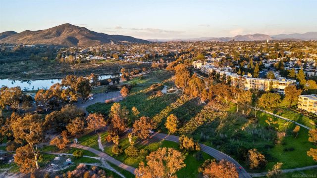 5700 Baltimore Dr 202, La Mesa, CA 91942