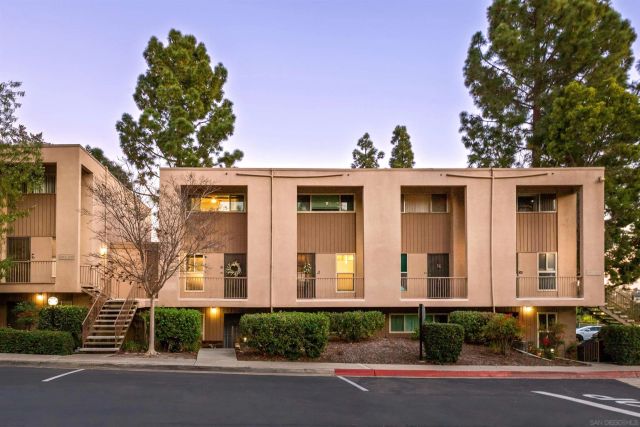 5700 Baltimore Dr 202, La Mesa, CA 91942