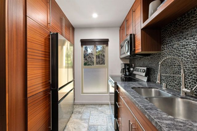 5700 Baltimore Dr 202, La Mesa, CA 91942