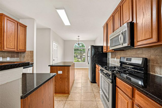 2296 Catalonia Cove, League City, TX 77573