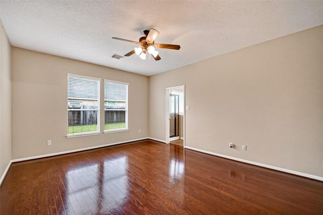 2296 Catalonia Cove, League City, TX 77573