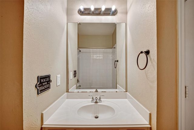 2296 Catalonia Cove, League City, TX 77573