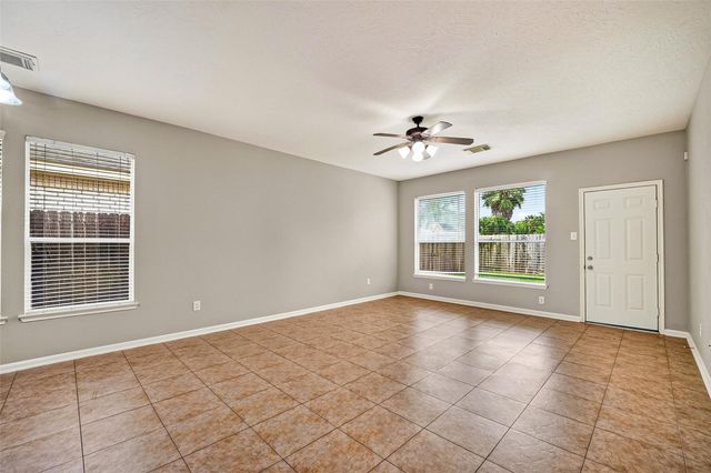 2296 Catalonia Cove, League City, TX 77573