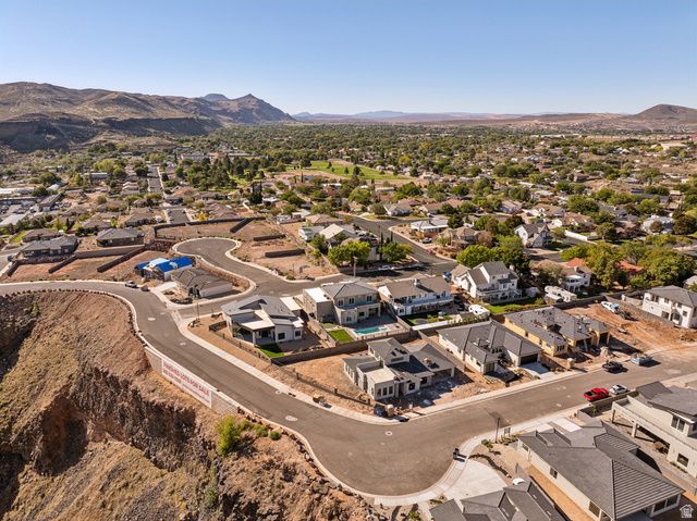 273 E 1050 N, Hurricane, UT 84737