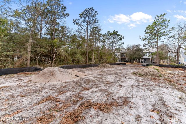 138 NE 12th Street, Oak Island, NC 28465