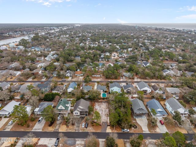 138 NE 12th Street, Oak Island, NC 28465