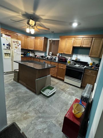 21 Dryden St, Worcester, MA 01605