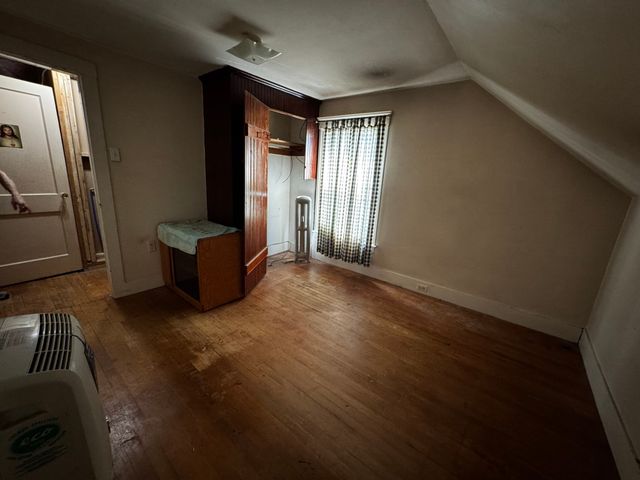 21 Dryden St, Worcester, MA 01605