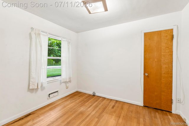 6105 Gilbert Lake Road, Bloomfield Hills, MI 48301