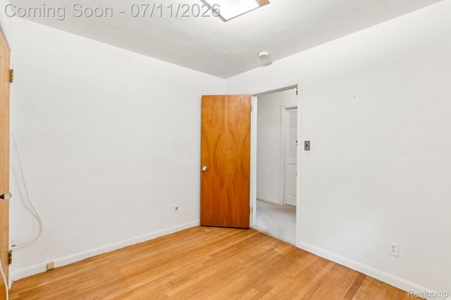 6105 Gilbert Lake Road, Bloomfield Hills, MI 48301