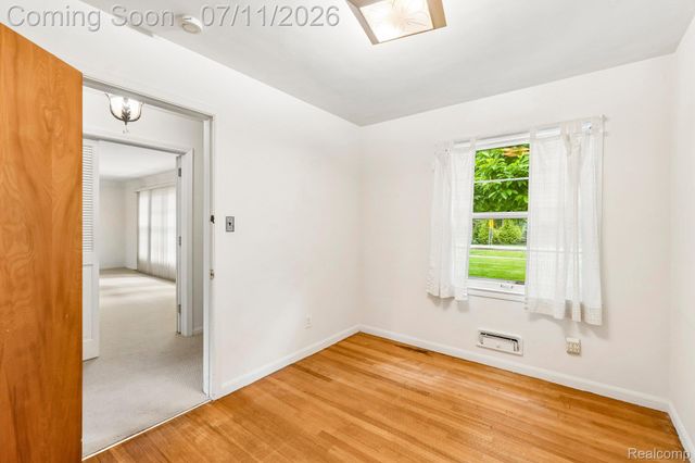 6105 Gilbert Lake Road, Bloomfield Hills, MI 48301