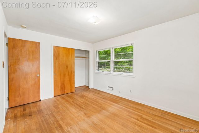 6105 Gilbert Lake Road, Bloomfield Hills, MI 48301