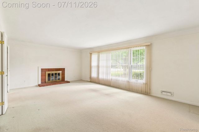 6105 Gilbert Lake Road, Bloomfield Hills, MI 48301