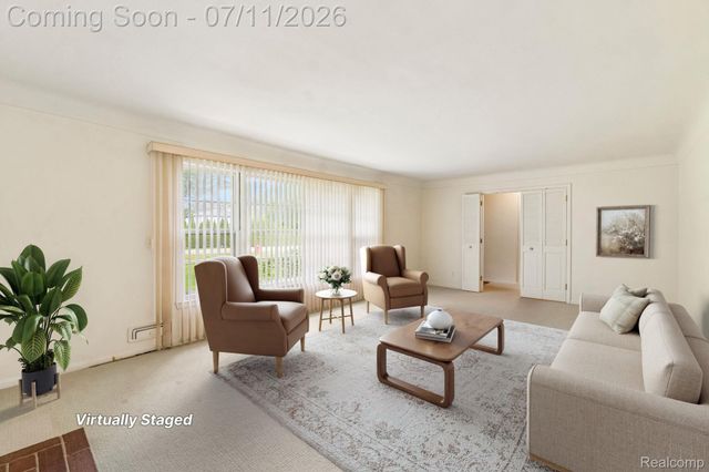 6105 Gilbert Lake Road, Bloomfield Hills, MI 48301