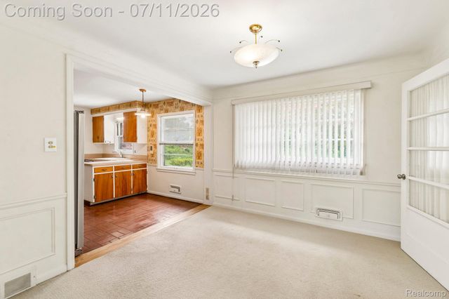6105 Gilbert Lake Road, Bloomfield Hills, MI 48301