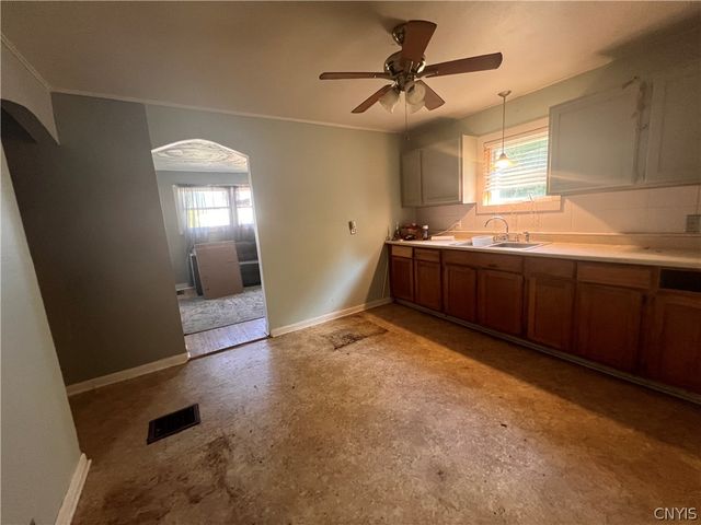 8827 Brewerton Road, Cicero, NY 13029